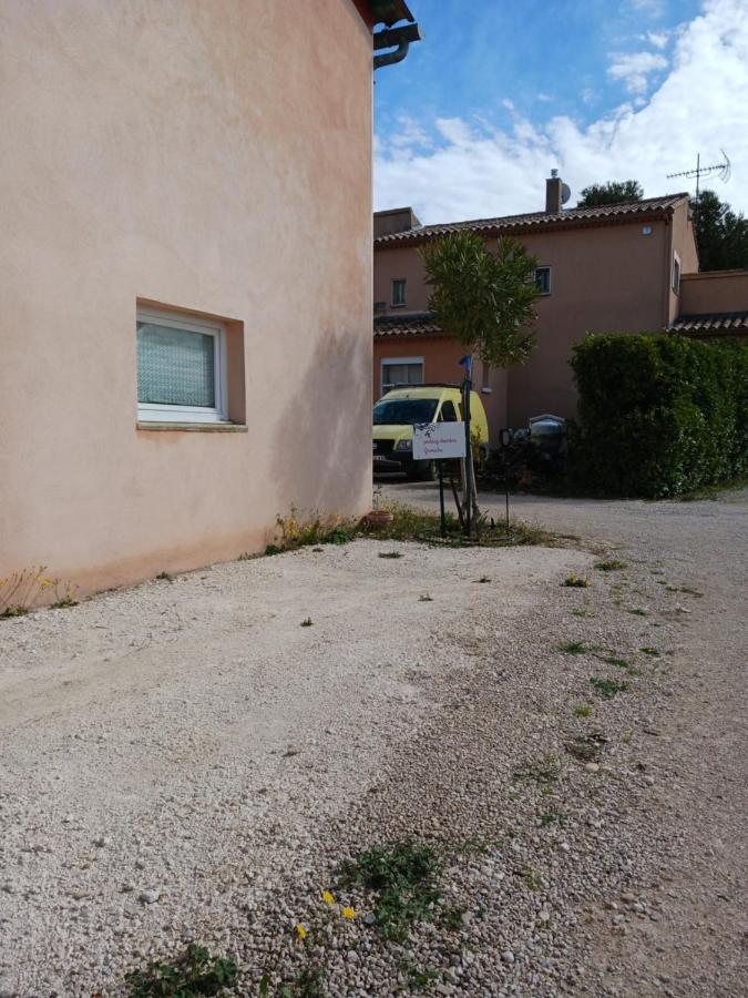 Vents D'Anges Bed & Breakfast Sainte-Cécile-les-Vignes Exterior foto